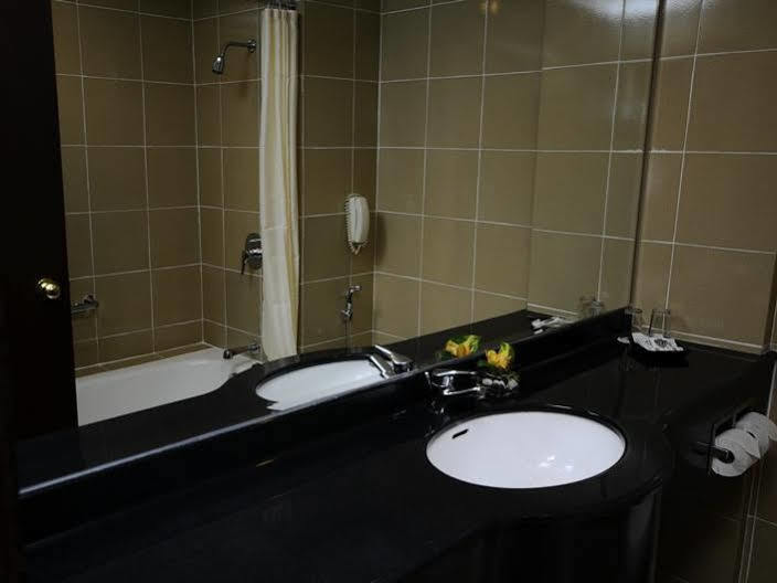 The Katerina Hotel Batu Pahat Zewnętrze zdjęcie